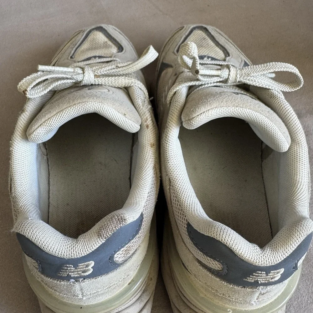 Youth Size 5Y - New Balance 9060 